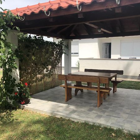 Holiday Home Visnja Нин Экстерьер фото
