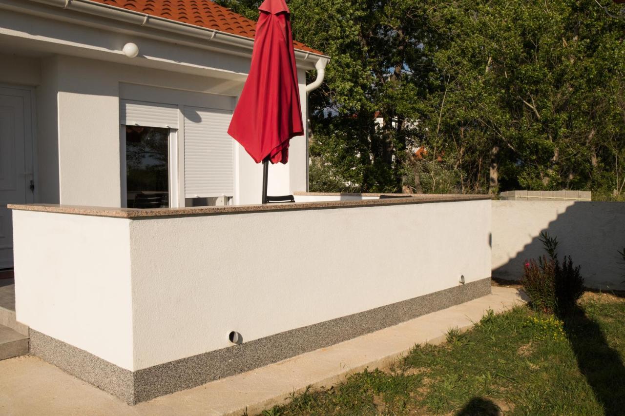 Holiday Home Visnja Нин Экстерьер фото
