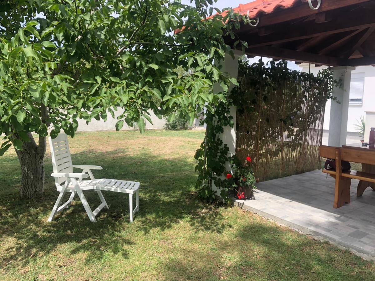Holiday Home Visnja Нин Экстерьер фото