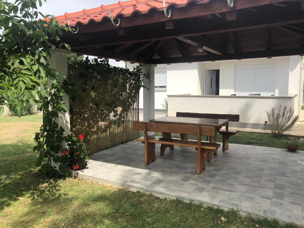 Holiday Home Visnja Нин Экстерьер фото
